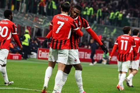 ميلان يتعثر أمام كالياري في الدوري الإيطالي